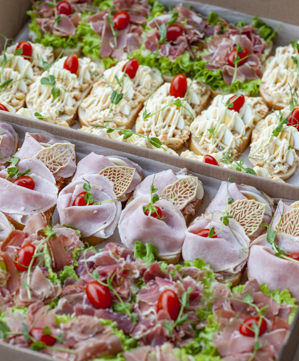 Přijímáme objednávky na Vánoce a Silvestra!